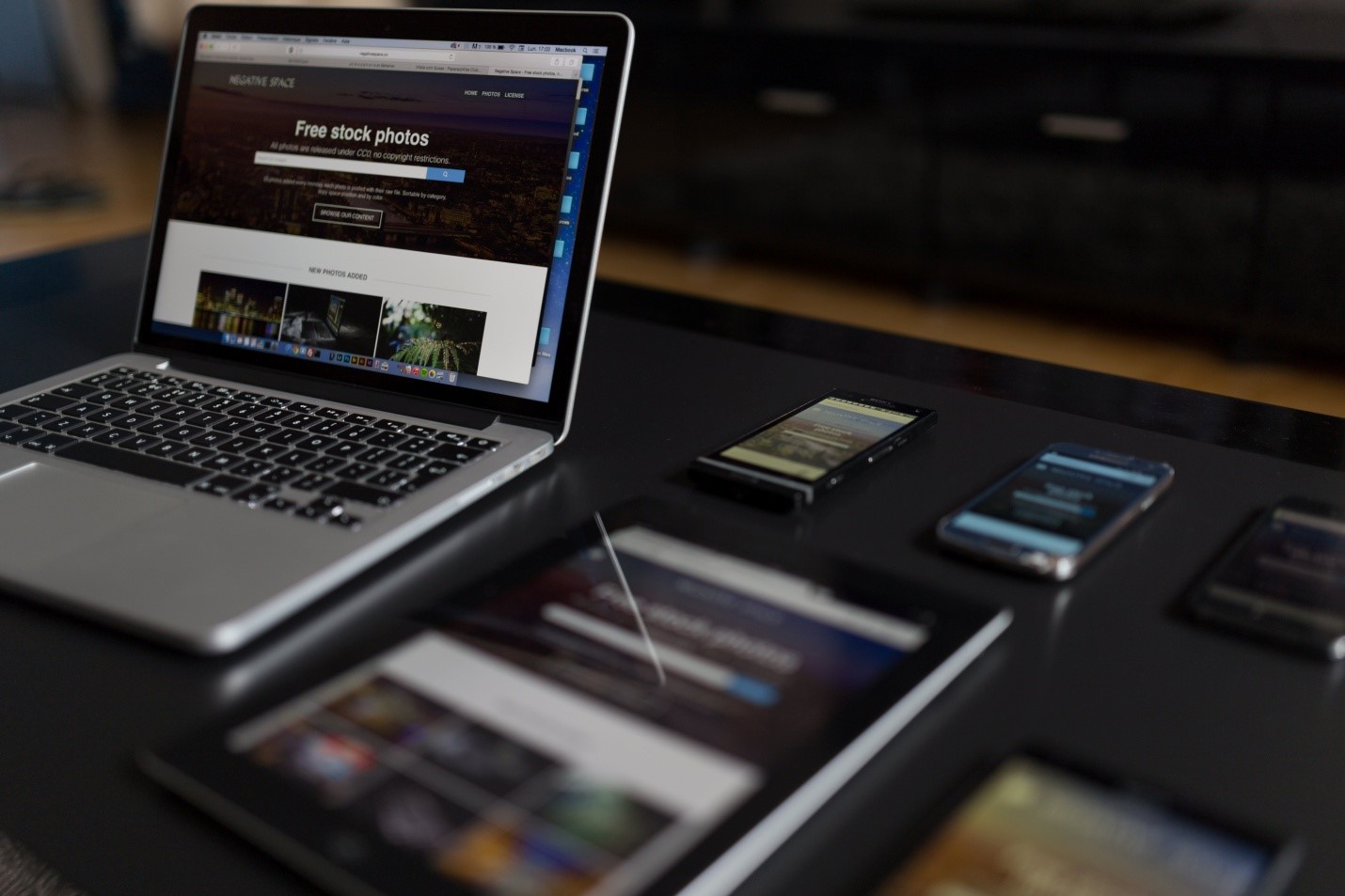 Responsive Web Design in the Mobile First World Responsive Web Design in the Mobile First World